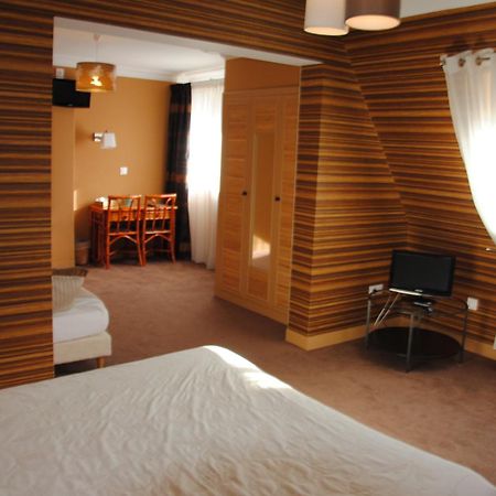 Logis Hotel Du Casino Restaurant Le Mathelia Вьервиль-сюр-Мер Экстерьер фото